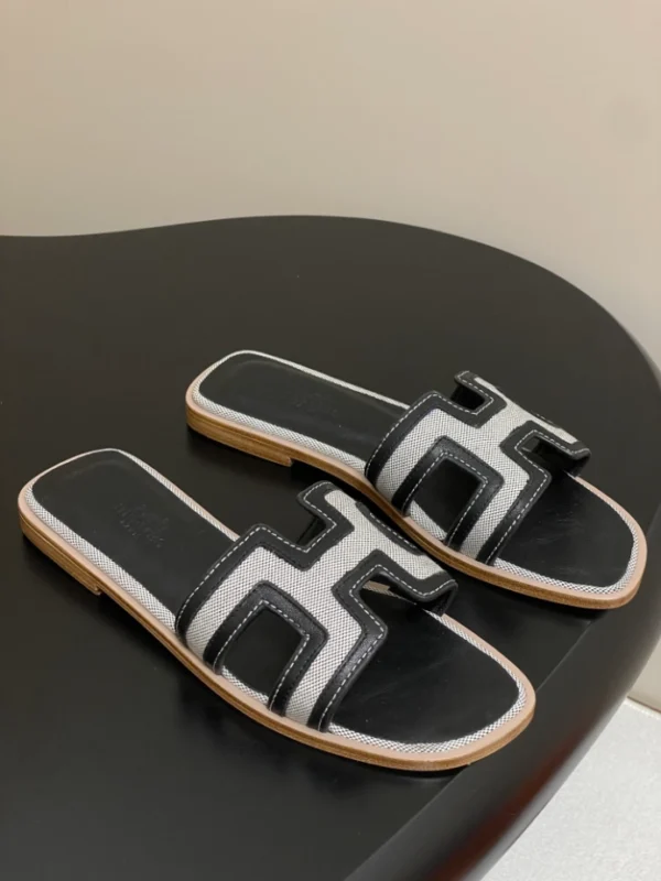 Hermes Oran Sandal - H12