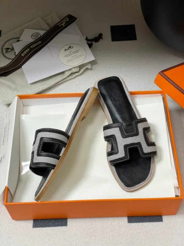 Hermes Oran Sandal - H12