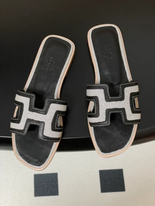 Hermes Oran Sandal - H12