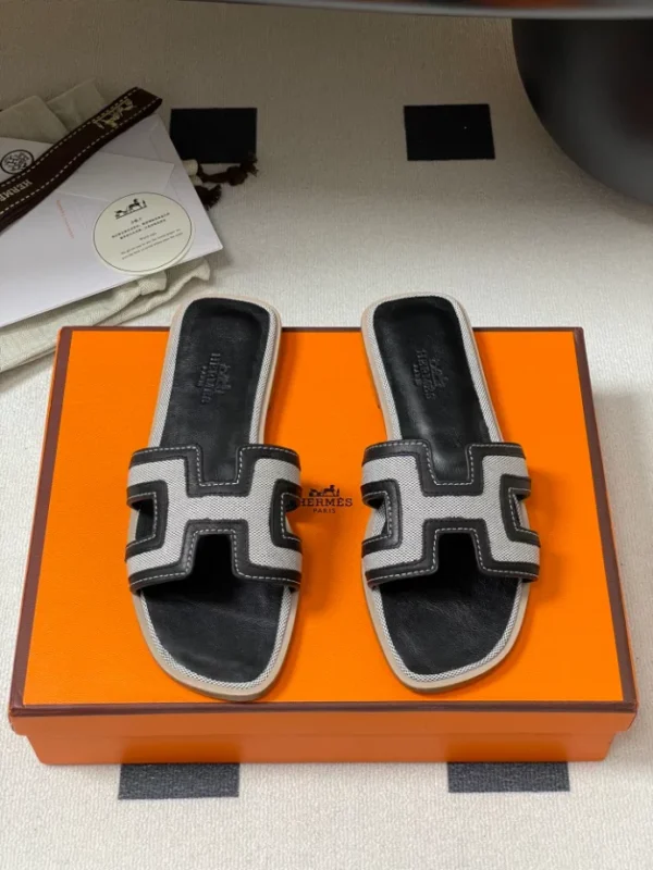 Hermes Oran Sandal - H12