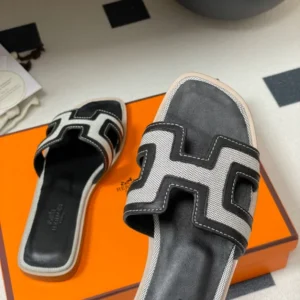 Hermes Oran Sandal - H12