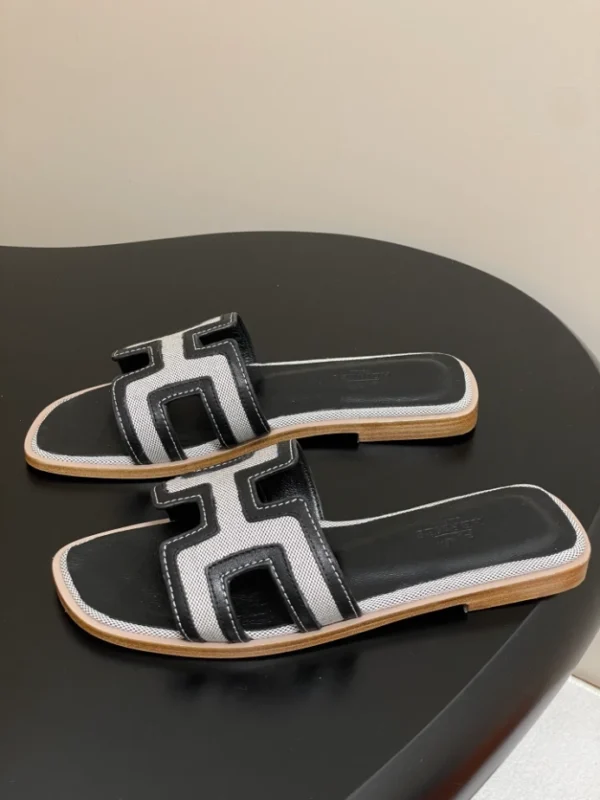 Hermes Oran Sandal - H12