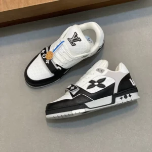 LV Trainer Sneakers - RLS158
