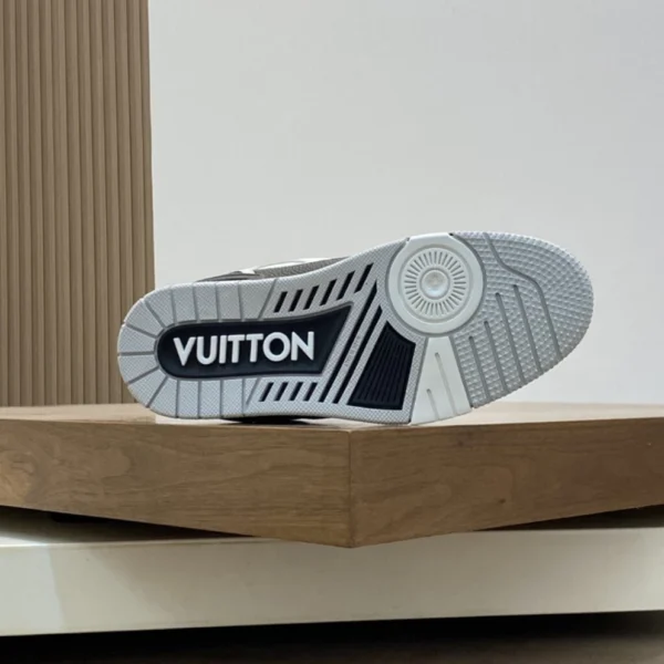 LV Trainer Sneakers - RLS158