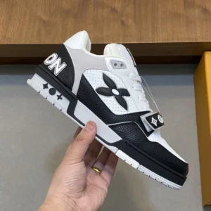 LV Trainer Sneakers - RLS158