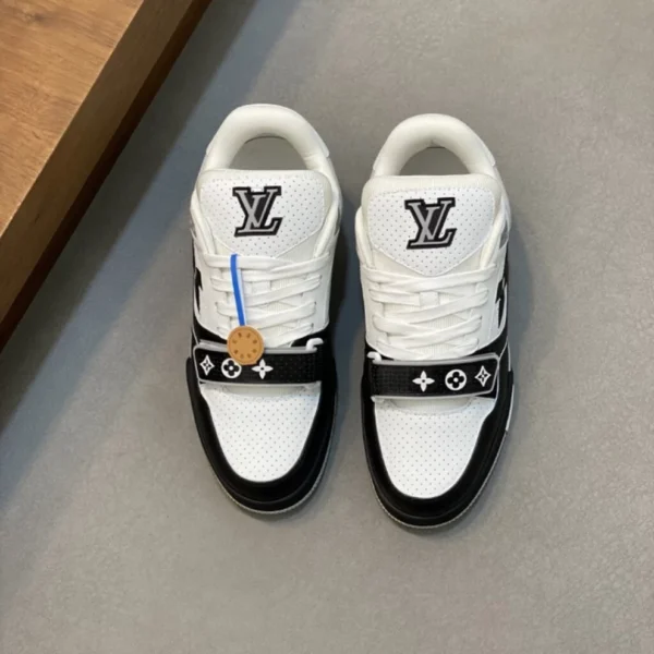 LV Trainer Sneakers - RLS158