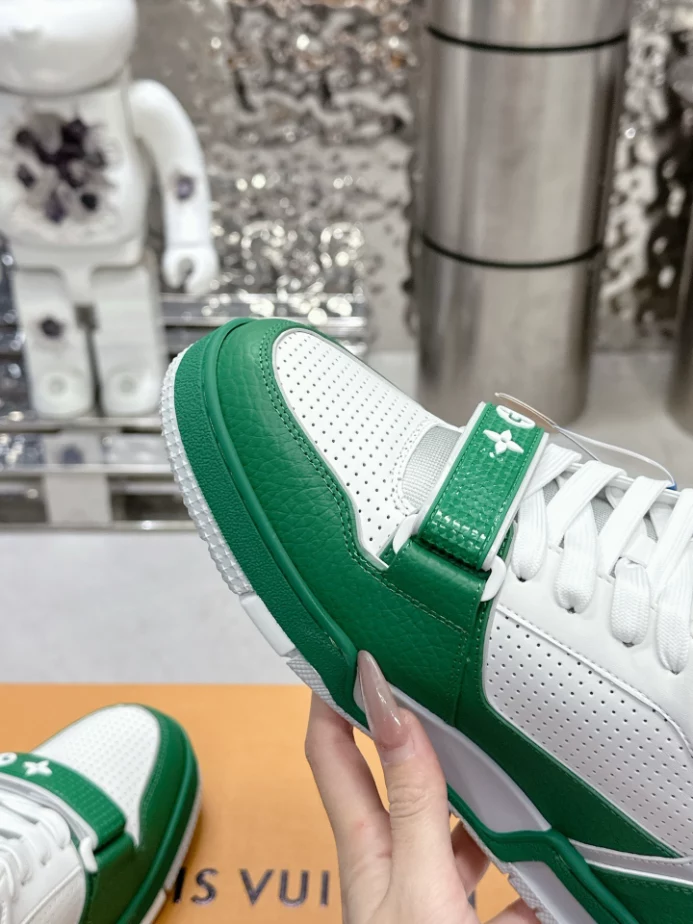 LV Trainer Sneakers - RLS159