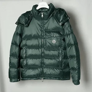 Moncler Logo Wollaston Down Jacket In Dark Green – CJ04