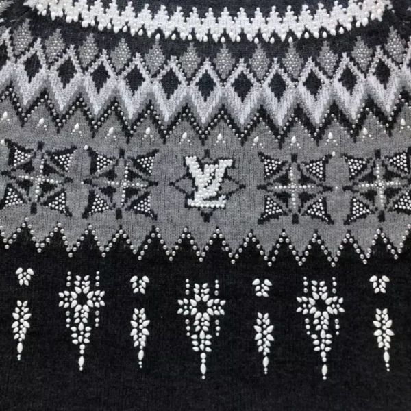 LV Embellished Wool-Cashmere Blend Jumper - LRH05