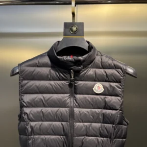Moncler Jacket In Black – CJ13