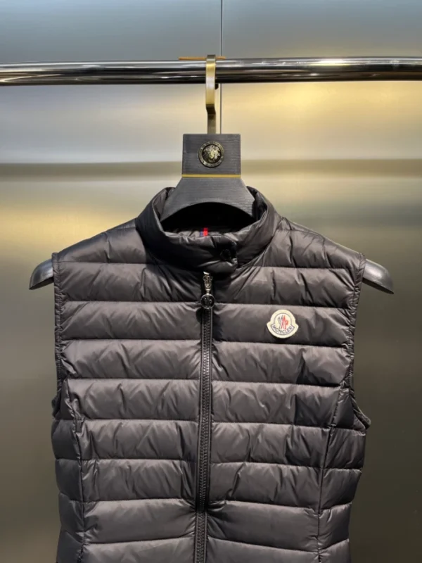 Moncler Jacket In Black – CJ13