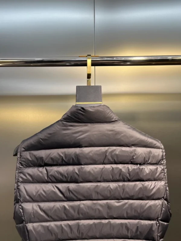 Moncler Jacket In Black – CJ13