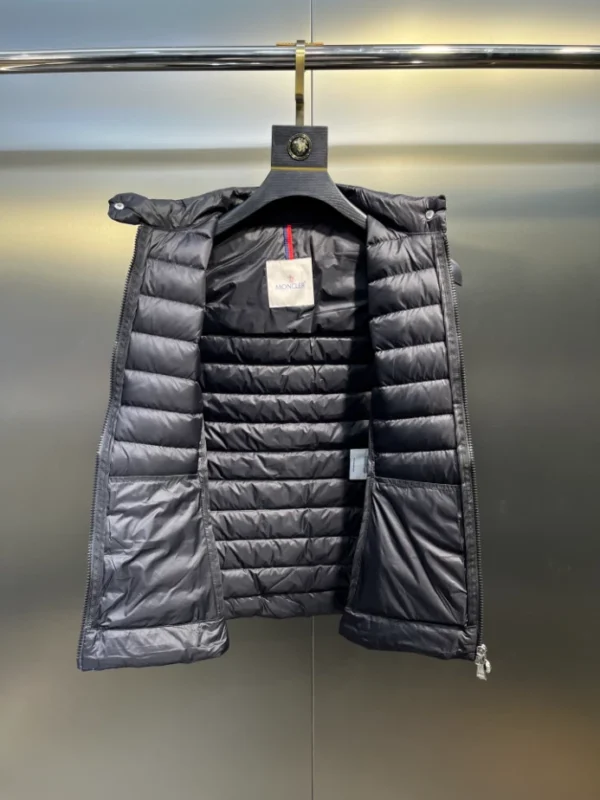 Moncler Jacket In Black – CJ13