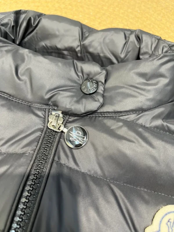 Moncler Jacket In Black – CJ13