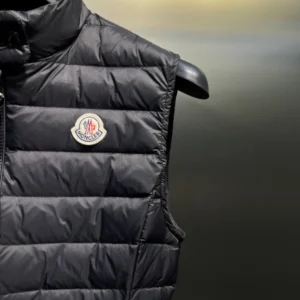 Moncler Jacket In Black – CJ13