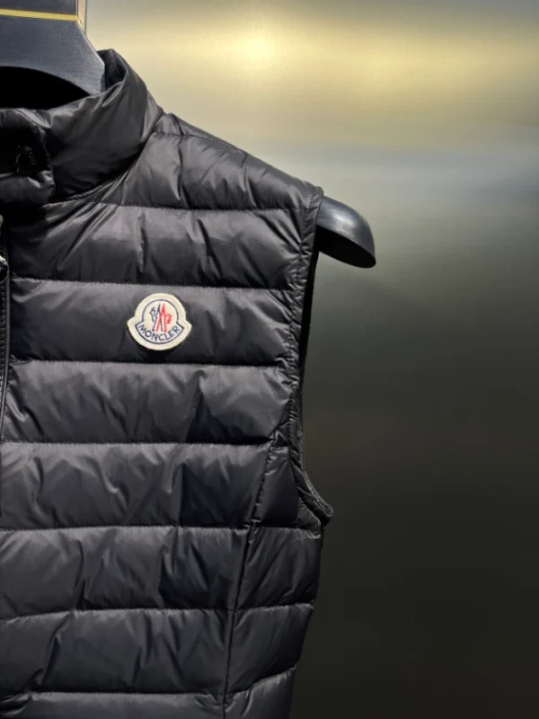 Moncler Jacket In Black – CJ13