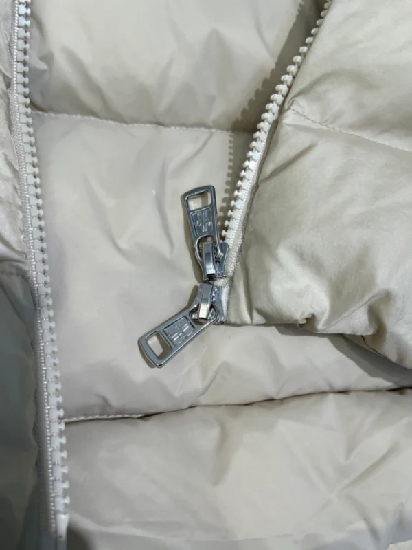 Moncler Jacket – CJ16