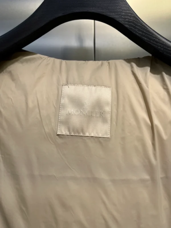 Moncler Jacket – CJ16