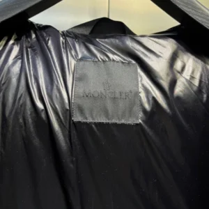 Moncler Jacket – CJ17