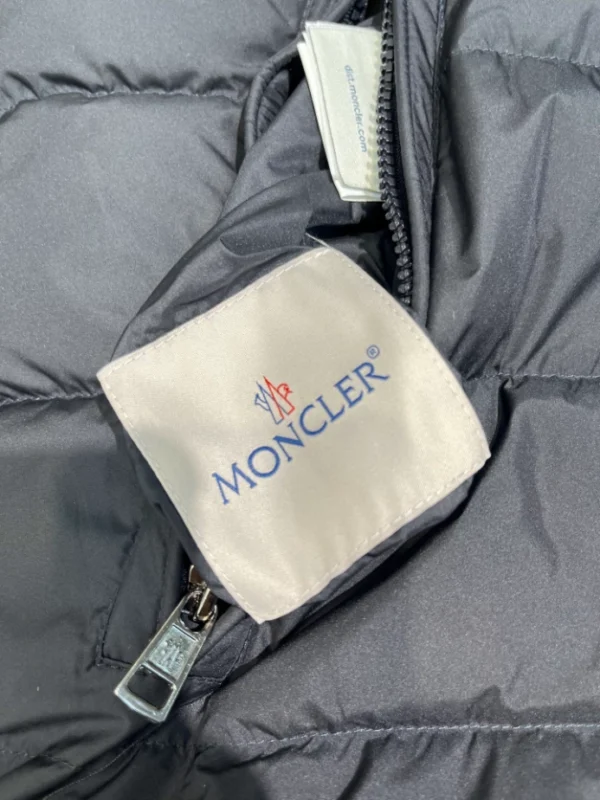 Moncler Jacket – CJ18