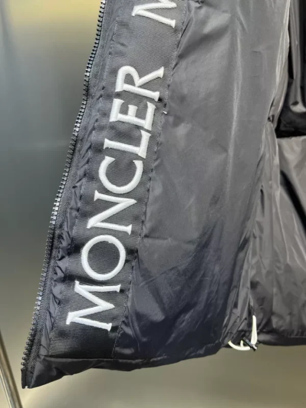 Moncler Jacket – CJ22