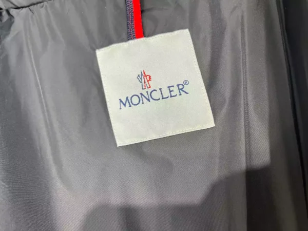MoMoncler Jacket – CJ22 er Jacket – CJ22