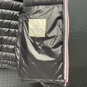 Moncler Jacket – CJ27