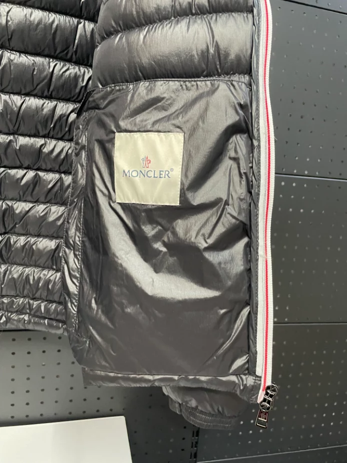 Moncler Jacket – CJ27