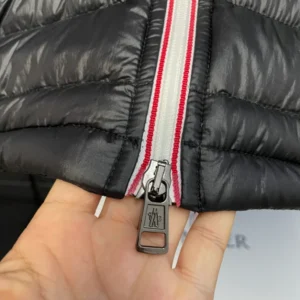 Moncler Jacket – CJ27