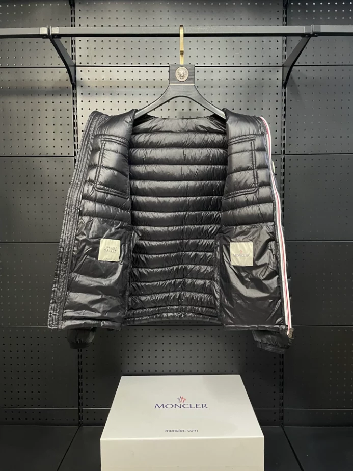 Moncler Jacket – CJ27