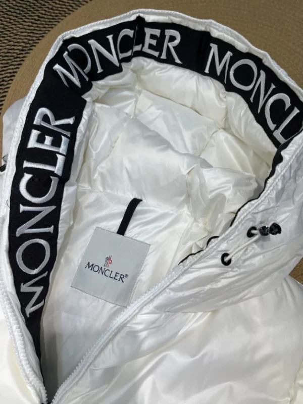 Moncler Montcla Down Jacket – CJ23