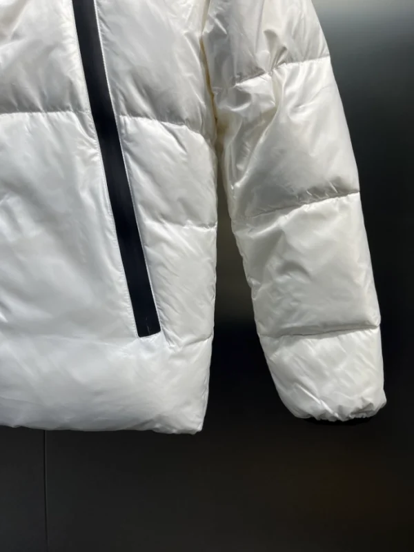Moncler Montcla Down Jacket – CJ23