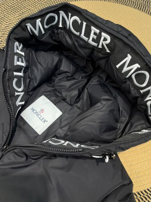 Moncler Montcla Down Jacket – CJ24