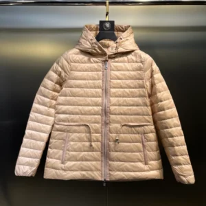 Moncler Raie Packable Hooded Short Down Jacket – CJ36