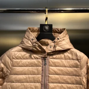 Moncler Raie Packable Hooded Short Down Jacket – CJ36