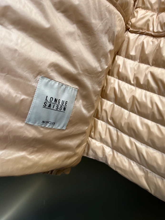 Moncler Raie Packable Hooded Short Down Jacket – CJ36