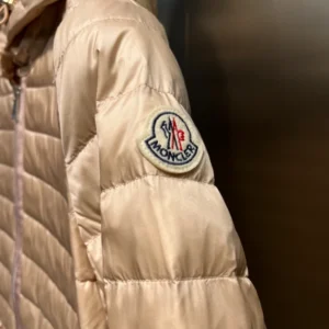 Moncler Raie Packable Hooded Short Down Jacket – CJ36