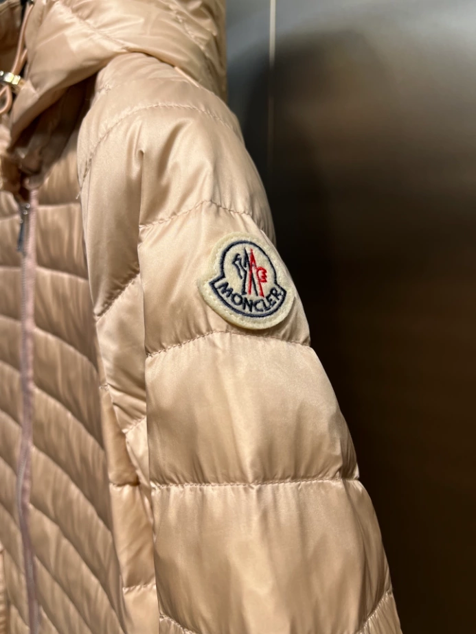 Moncler Raie Packable Hooded Short Down Jacket – CJ36