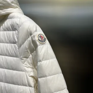Moncler Raie Packable Hooded Short Down Jacket – CJ37