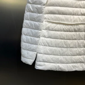 Moncler Raie Packable Hooded Short Down Jacket – CJ37