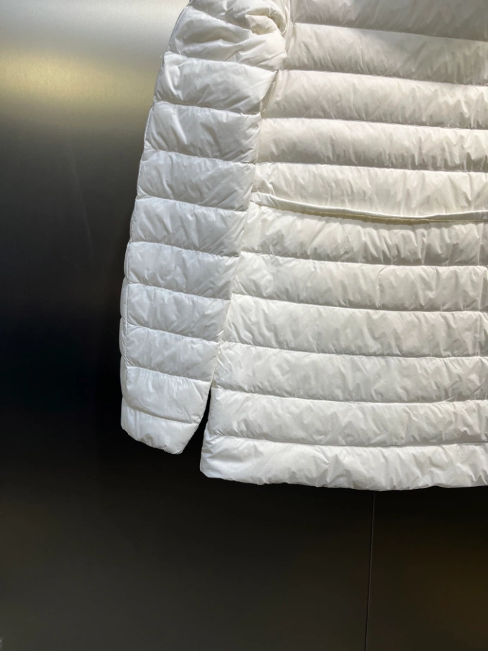 Moncler Raie Packable Hooded Short Down Jacket – CJ37