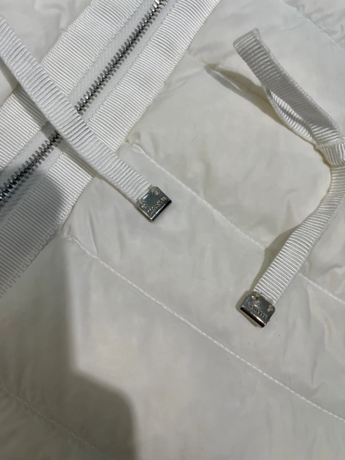 Moncler Raie Packable Hooded Short Down Jacket – CJ37