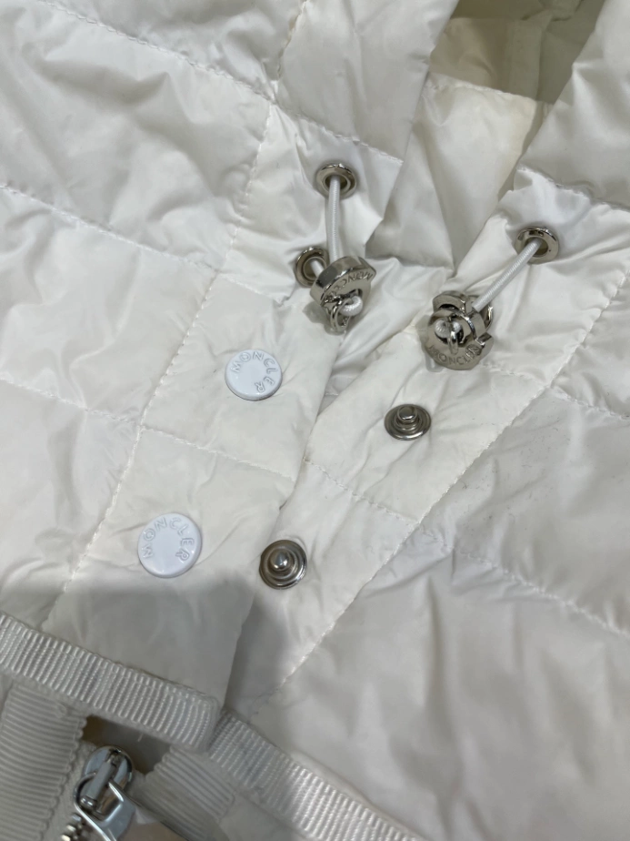 Moncler Raie Packable Hooded Short Down Jacket – CJ37