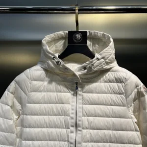 Moncler Raie Packable Hooded Short Down Jacket – CJ37