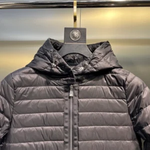 Moncler Raie Packable Hooded Short Down Jacket – CJ38
