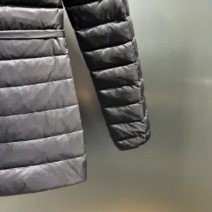 Moncler Raie Packable Hooded Short Down Jacket – CJ38