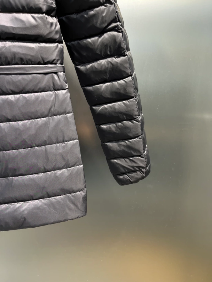 Moncler Raie Packable Hooded Short Down Jacket – CJ38