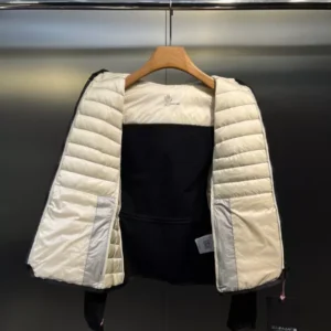 Moncler Grenoble Logo-Print Puffer Jacket – CJ42