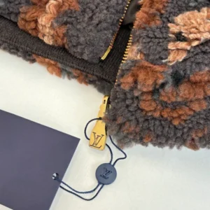 LV Reversible Fleece Blouson – LJ14