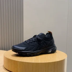 LV Runner Tatic Sneaker - RLS179